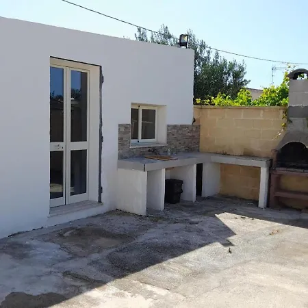 בית נופש A Casa Di Nonno Pippo מרסאלה