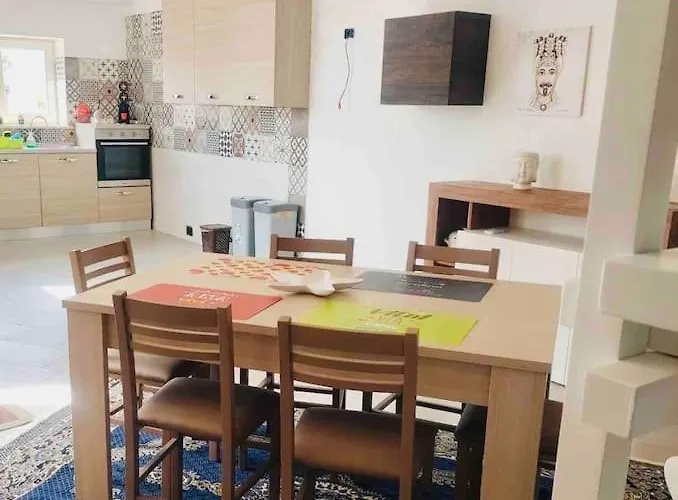 בית נופש A Casa Di Nonno Pippo מרסאלה